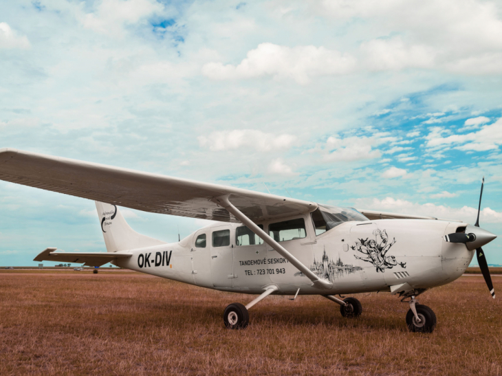 Vyhlídkový let jedinečným Cessna 207 pro 1-5 osob - Lednice, Pálava a okolí