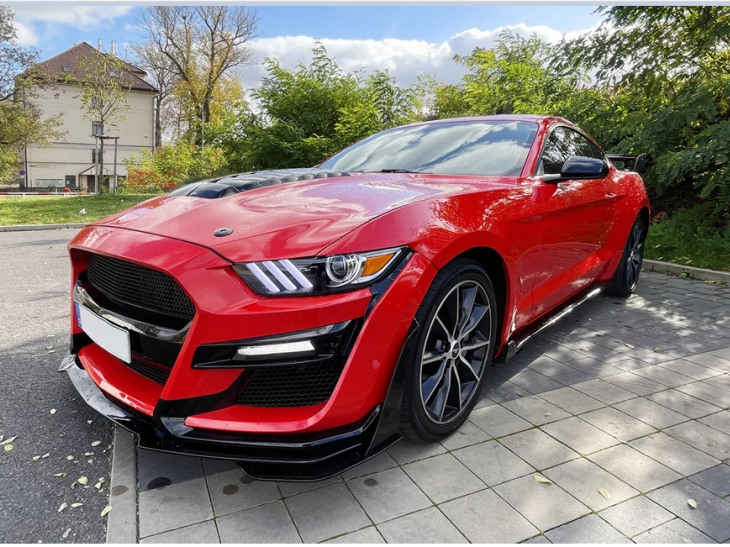 Trhačem asfaltu v Mustangu GT Shelby