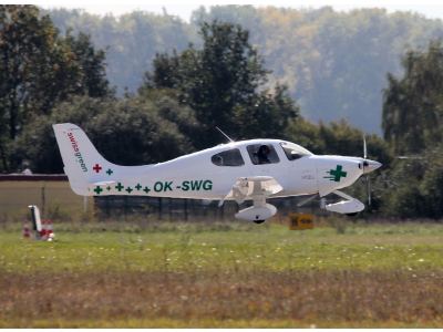 Romantický let pro 2 osoby s vlastním pilotem a sektem