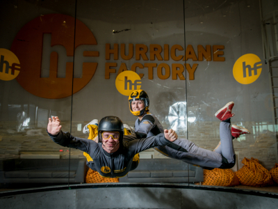 Létání ve větrném tunelu - Indoor Skydiving