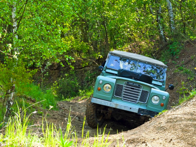 Celodenní trénink řízení LAND ROVER OFF-ROAD